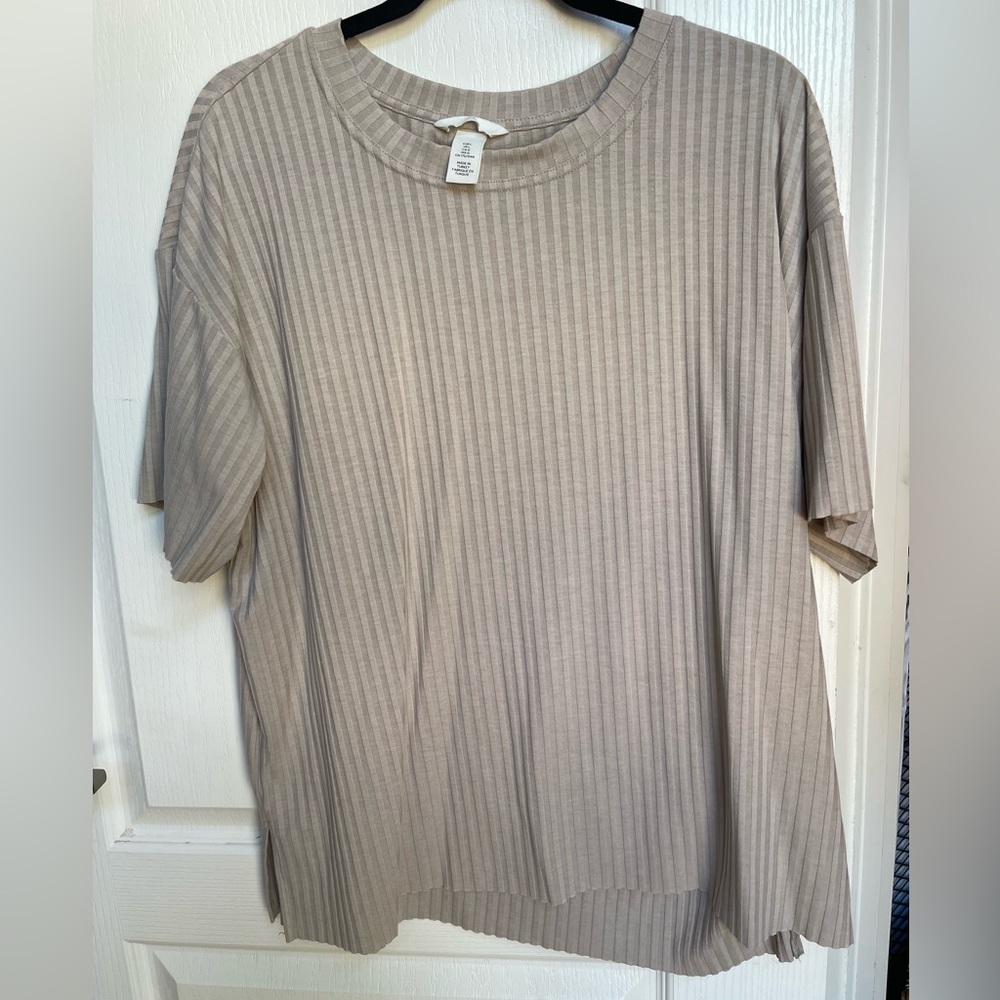Oversized H&M shirt size large